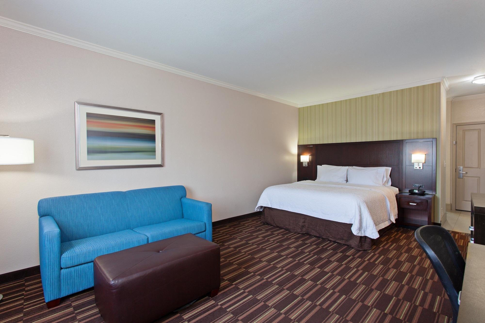 Hampton Hotel 3*