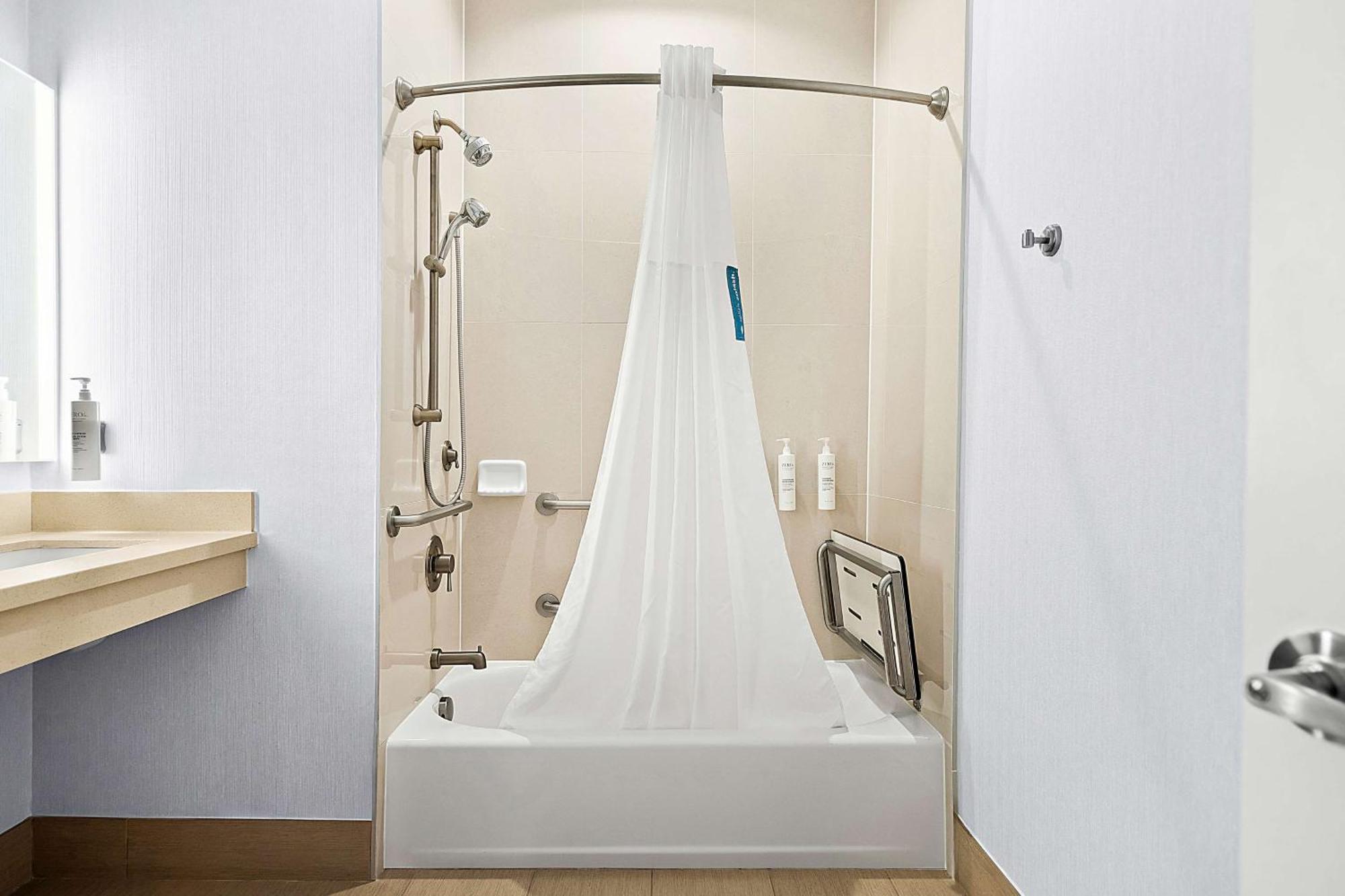 Hampton Hotel 3*