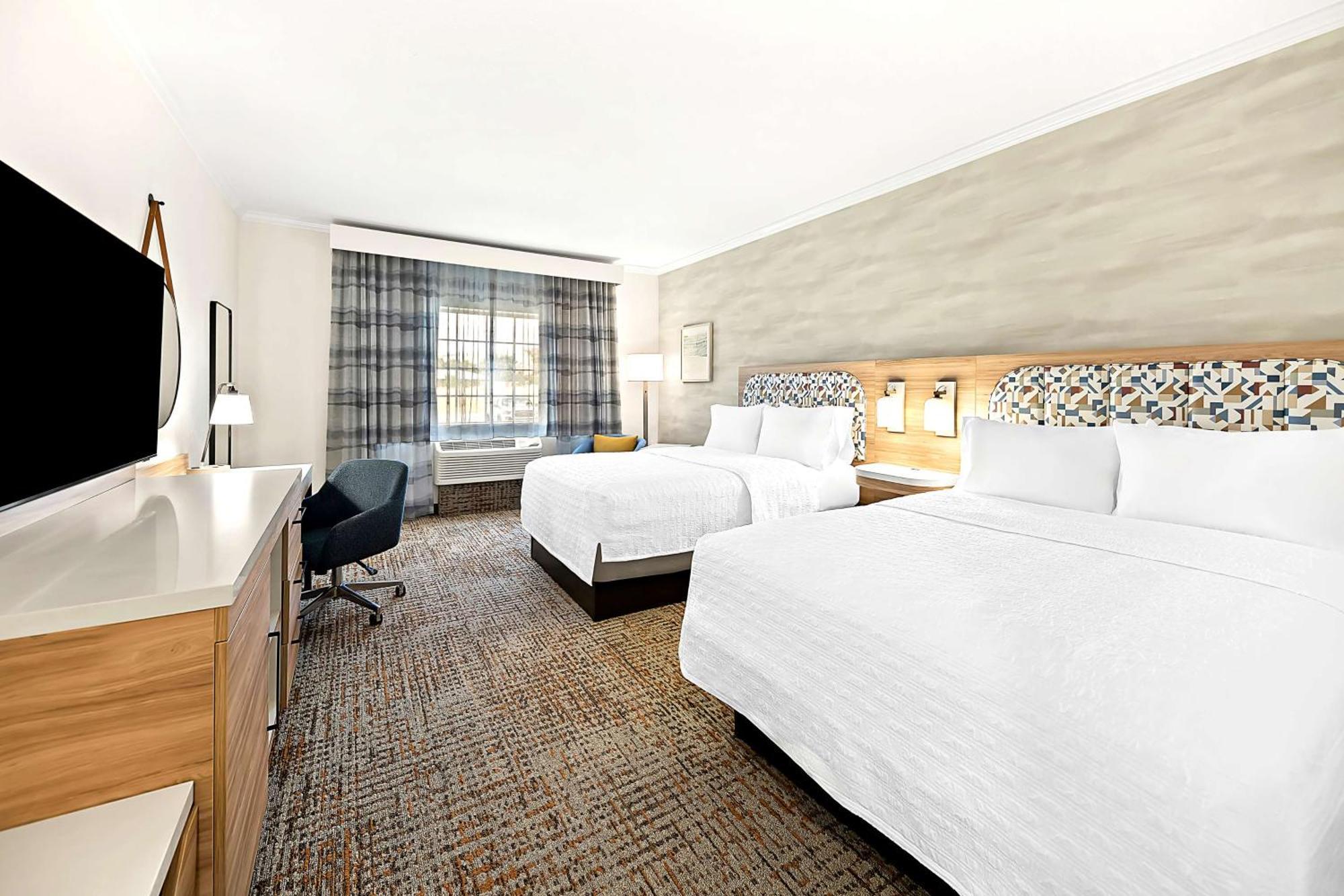 Hotel Hampton 3*